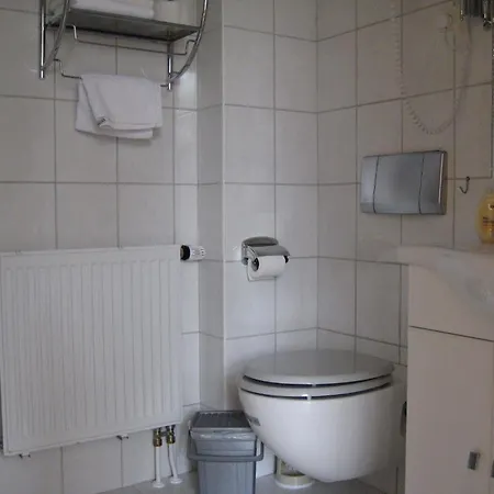 Gesellschaftshaus Hotell 2*