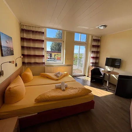 Hotel Gesellschaftshaus Bergen Auf Rugen