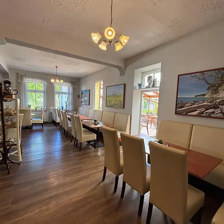 Gesellschaftshaus 2* Bergen Auf Rugen