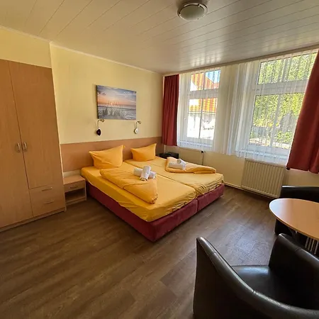 Gesellschaftshaus 2* Bergen Auf Rugen