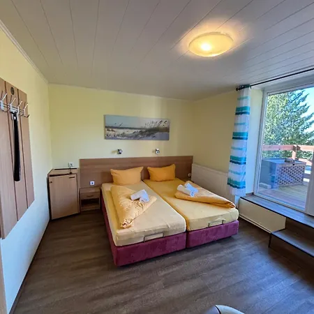 Gesellschaftshaus Hotel 2*