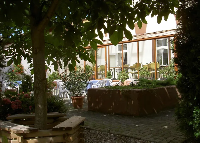 Gesellschaftshaus Bergen Auf Rugen